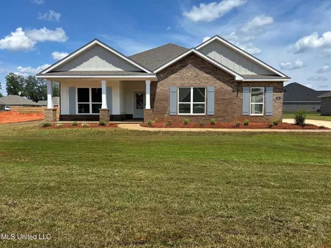 111 Firefly Dr, Lucedale, MS 39452