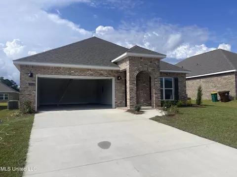 17812 Kelso Dr, D'iberville, MS 39540