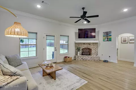 467 Silver Hl, Pearl, MS 39208 photo 3