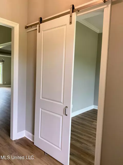Entry Way - 136 Rockbridge Xing, Clinton, MS 39056 photo 1 of 2