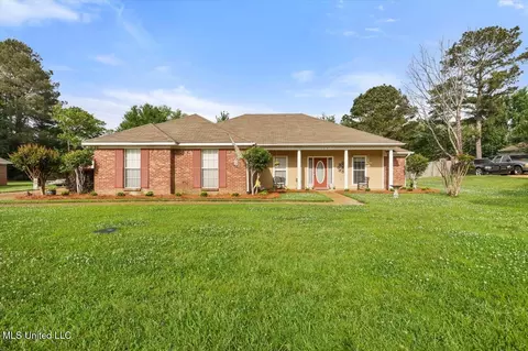 104 Canyon Cv, Byram, MS 39272