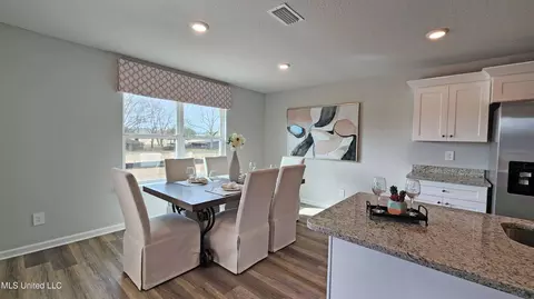 Dining - 9682 Reserve Blvd, Biloxi, MS 39532 photo 2 of 2