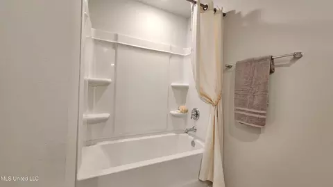 Bath - 9682 Reserve Blvd, Biloxi, MS 39532 photo 3 of 3