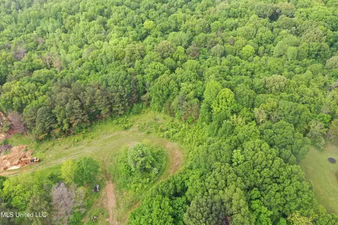 1400 Lrl Rd, Senatobia, MS 38668