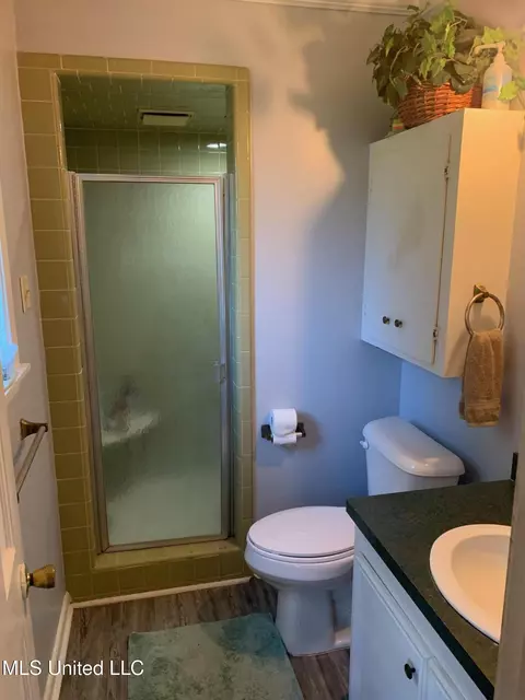 Bath - 3 Jasper Dr, Natchez, MS 39120 photo 1 of 2