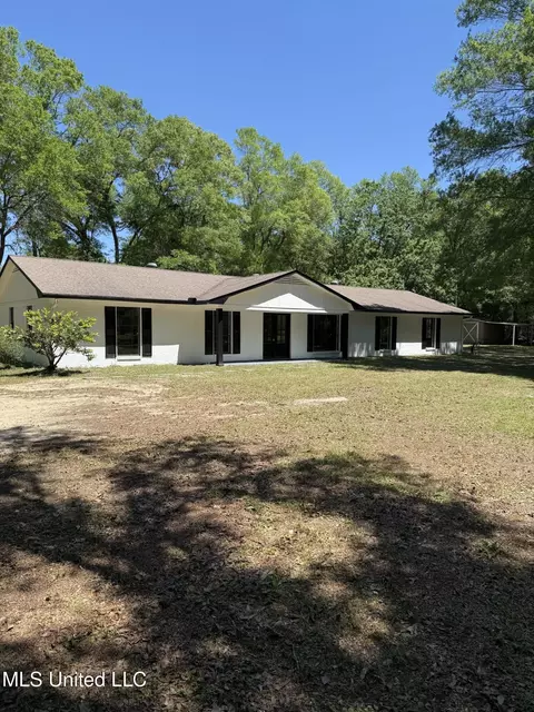 22316 Arrow Trl, Moss Point, MS 39562
