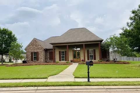 101 Tailfeather Dr, Madison, MS 39110