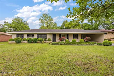 104 Ridgeland Rd, Greenwood, MS 38930