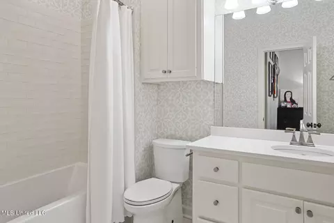 Bath - 116 Hampton Way, Madison, MS 39110 photo 2 of 8