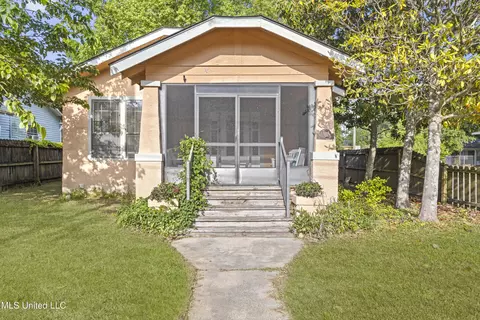 183 Lee St, Biloxi, MS 39530