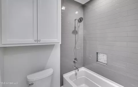 Bath - 119 Commonwealth Dr, Madison, MS 39110 photo 8 of 10