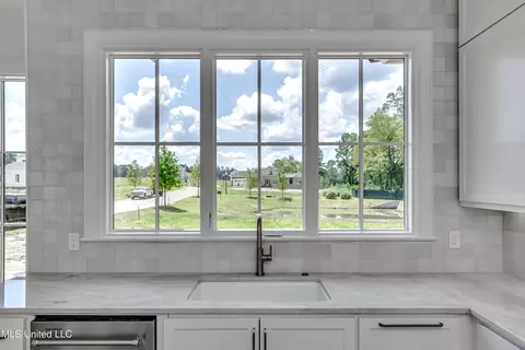 Kitchen - 119 Commonwealth Dr, Madison, MS 39110 photo 4 of 7