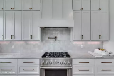 Kitchen - 119 Commonwealth Dr, Madison, MS 39110 photo 5 of 7