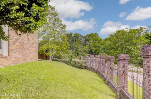 12 Autumn Hill Dr, Jackson, MS 39211 photo 49