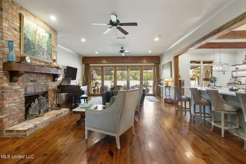 Living - 130 Northshore Pt, Madison, MS 39110 photo 1 of 6