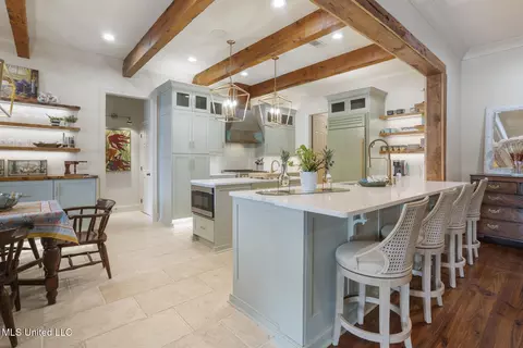 Kitchen - 130 Northshore Pt, Madison, MS 39110 photo 2 of 7