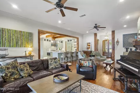 Living - 130 Northshore Pt, Madison, MS 39110 photo 6 of 6