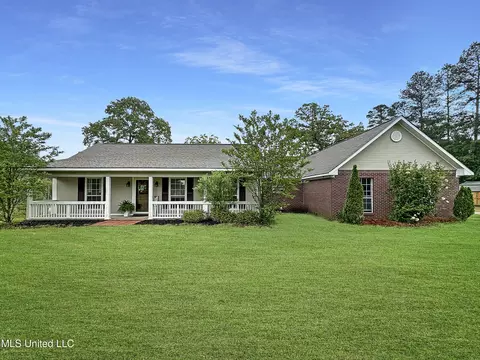 268 J Smith Rd, Mount Olive, MS 39119
