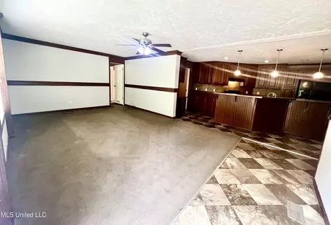 Living - 6306 Tanner Williams Rd, Lucedale, MS 39452 photo 2 of 4