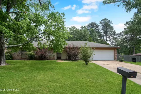 Exterior - 54 Willowbrook Ln, Brandon, MS 39042 photo 2 of 8