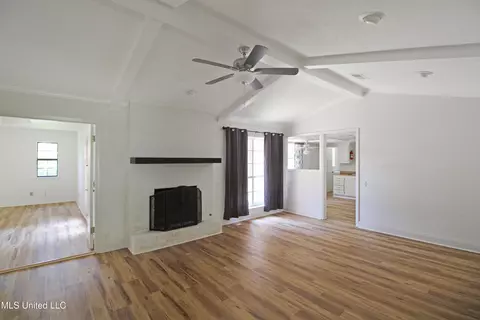 Living - 54 Willowbrook Ln, Brandon, MS 39042 photo 1 of 2