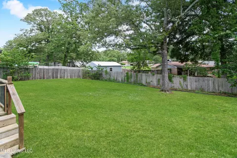 Exterior - 54 Willowbrook Ln, Brandon, MS 39042 photo 7 of 8