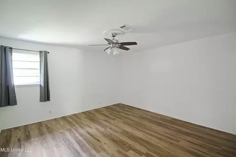 Bedroom - 54 Willowbrook Ln, Brandon, MS 39042 photo 2 of 5