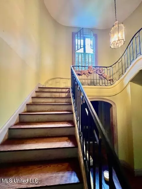 Entry Way - 112 Dana Rd, Natchez, MS 39120 photo 1 of 1