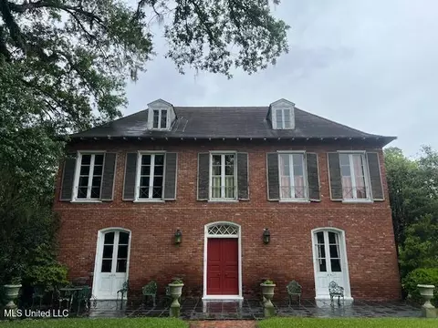 112 Dana Rd, Natchez, MS 39120