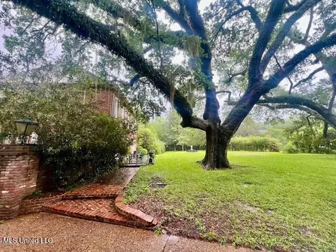 Exterior - 112 Dana Rd, Natchez, MS 39120 photo 5 of 5