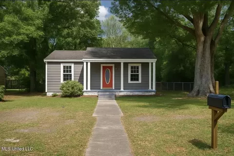 4848 Devon St, Moss Point, MS 39563