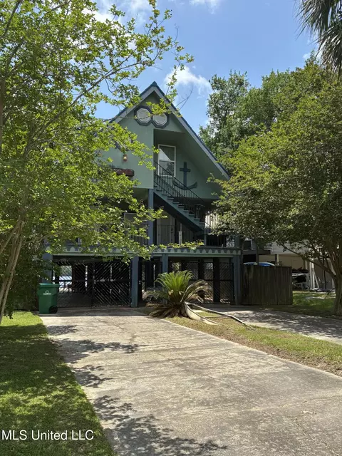 6327 Pontiac Dr, Kiln, MS 39556