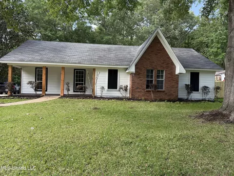208 Trailwood Dr, Clinton, MS 39056