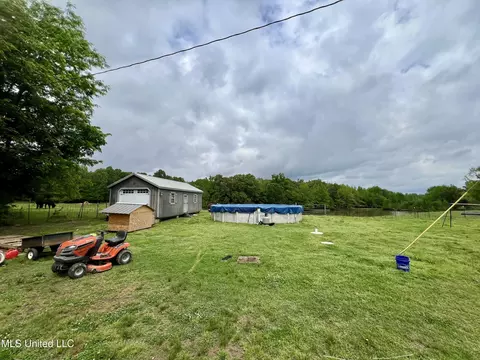 Exterior - 2006 Franks Rd, Coldwater, MS 38618 photo 6 of 9
