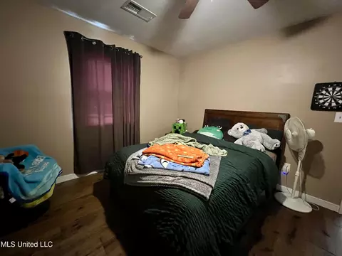 Bedroom - 2006 Franks Rd, Coldwater, MS 38618 photo 3 of 3
