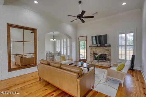 Other - 106 Elizabeth Dr, Brandon, MS 39042 photo 1 of 7