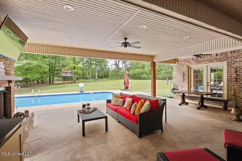 Exterior - 875 Westerly Dr, Brandon, MS 39042 photo 7 of 13