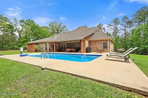 Exterior - 875 Westerly Dr, Brandon, MS 39042 photo 10 of 13