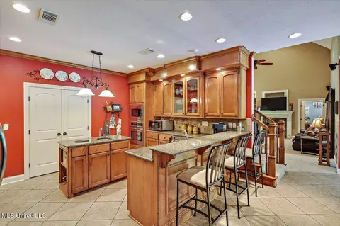 Kitchen - 875 Westerly Dr, Brandon, MS 39042 photo 2 of 6