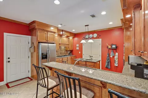 Kitchen - 875 Westerly Dr, Brandon, MS 39042 photo 6 of 6