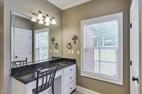 Bath - 875 Westerly Dr, Brandon, MS 39042 photo 4 of 7