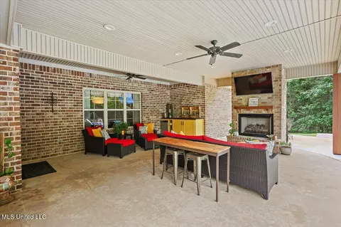 Exterior - 875 Westerly Dr, Brandon, MS 39042 photo 6 of 13