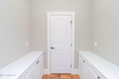 Entry Way - 104 Duffey Dr, Florence, MS 39073 photo 5 of 7