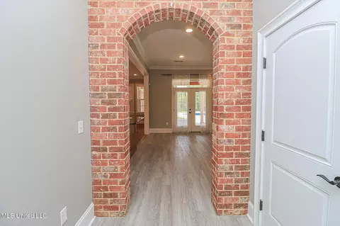 Entry Way - 104 Duffey Dr, Florence, MS 39073 photo 4 of 7