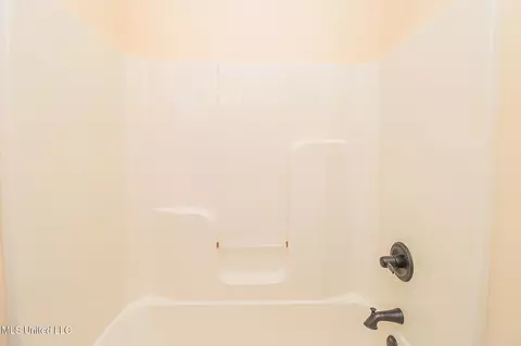 Bath - 104 Duffey Dr, Florence, MS 39073 photo 20 of 29