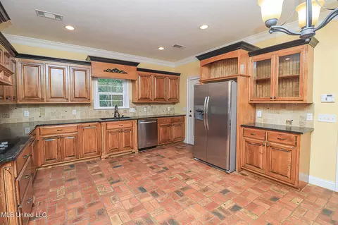 Kitchen - 104 Duffey Dr, Florence, MS 39073 photo 9 of 12