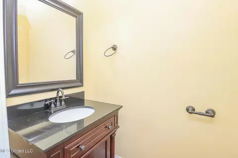 Bath - 104 Duffey Dr, Florence, MS 39073 photo 1 of 29
