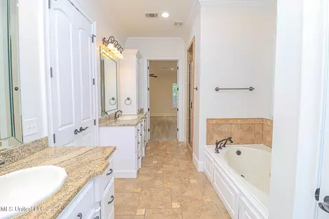 Bath - 104 Duffey Dr, Florence, MS 39073 photo 8 of 29