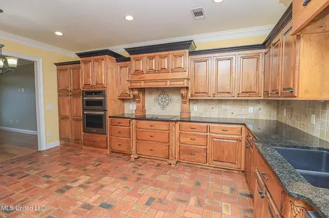 Kitchen - 104 Duffey Dr, Florence, MS 39073 photo 11 of 12