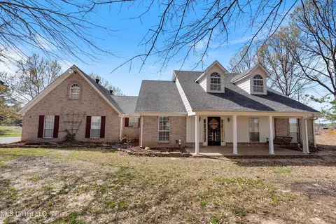 285 Saddle Club Rd, Holly Springs, MS 38635